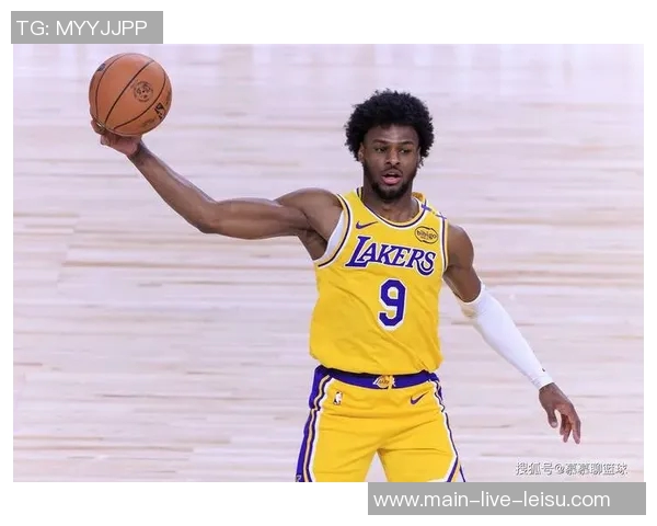 夸梅直言布朗尼在大学表现平平不及部分高中球员的潜力与实力 夸梅直言布朗尼在大学表现平平不及部分高中球员的潜力与实力