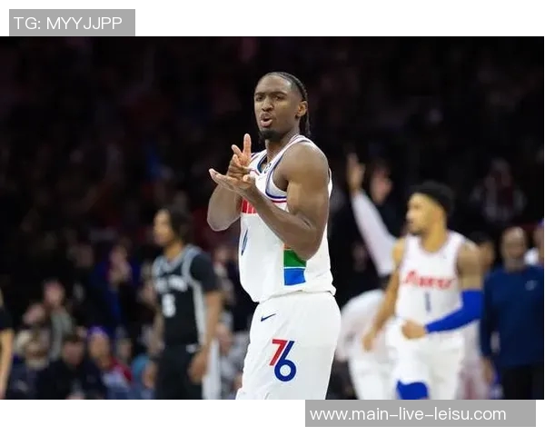 马克西上半场表现全面11投4中贡献12分3篮板4助攻1抢断1盖帽 马克西上半场表现全面11投4中贡献12分3篮板4助攻1抢断1盖帽