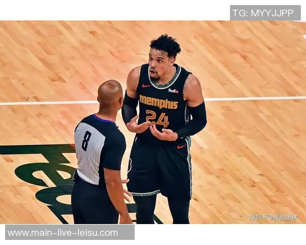 布克分享决策哲学:信任队友是我传球的动力与信念 布克分享决策哲学:信任队友是我传球的动力与信念